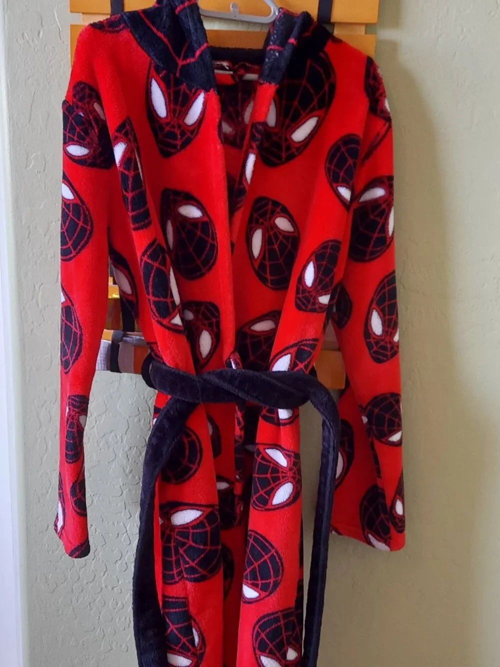 Marvel cozy red